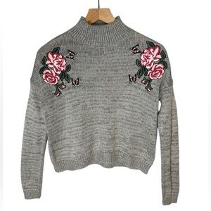 Cloud Chaser Women’s Heathered Gray Rose Embroidered Cottagecore Sweater Sz XS